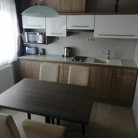 Apartment Zafirgyoengy *