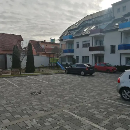 Apartment Zafirgyoengy